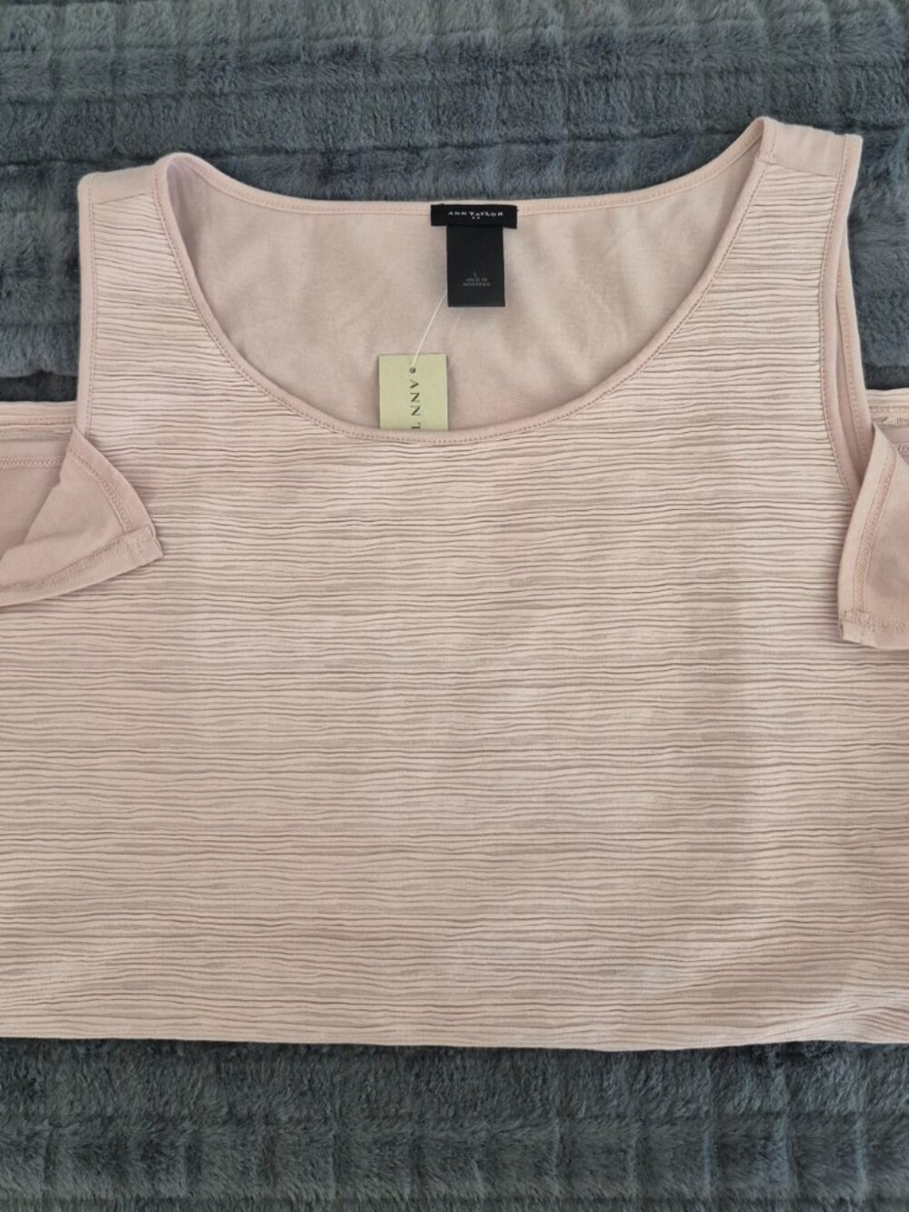 Ann Taylor Sleeveless Textured Shell – Pink – Size L - NWT - Picture 5 of 7